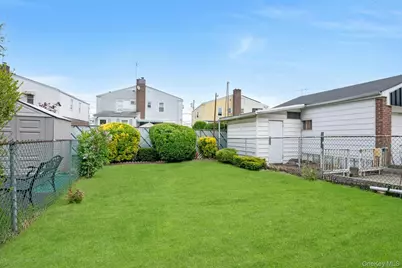 152 Meagher Avenue, Bronx, NY 10465 - Photo 20