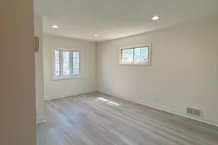 120-54 194th St, Saint Albans, NY 11412 - Photo 8
