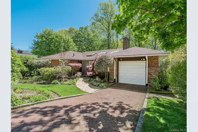 10 Jeannette Drive, Port Washington, NY 11050 - Photo 2
