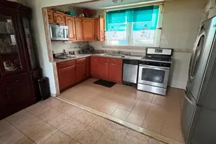 132-06 Metropolitan Ave, Richmond Hill, NY 11418 - Photo 6