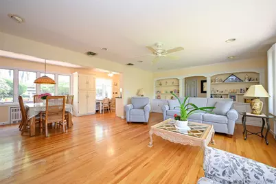 8 Roundabout Road, Smithtown, NY 11787 - Photo 4