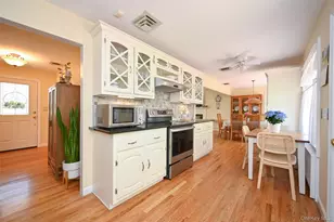 8 Roundabout Rd, Smithtown, NY 11787 - Photo 8