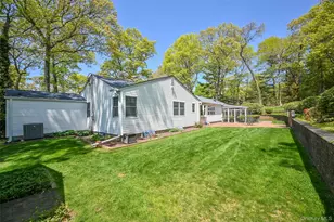 8 Roundabout Rd, Smithtown, NY 11787 - Photo 24