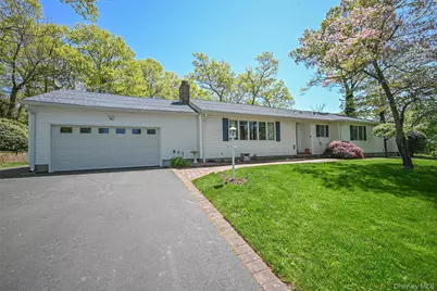 8 Roundabout Road, Smithtown, NY 11787 - Photo 2