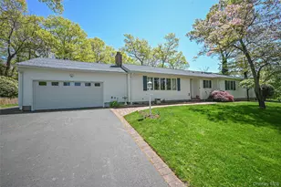 8 Roundabout Rd, Smithtown, NY 11787 - Photo 2