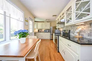 8 Roundabout Rd, Smithtown, NY 11787 - Photo 6