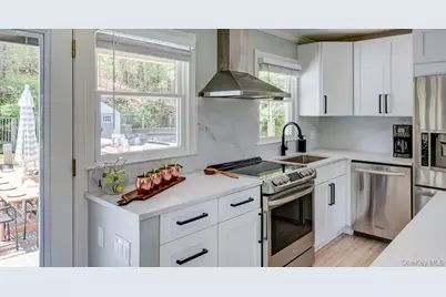 36 Charla Drive, Southampton, NY 11968 - Photo 10
