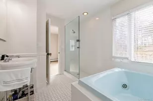 36 Charla Dr, Southampton, NY 11968 - Photo 14