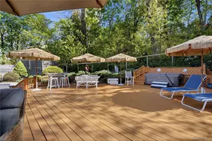 16 Dale Rd, Huntington, NY 11743 - Photo 32