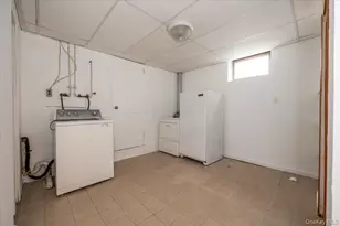 338 Pennyfield Ave, Bronx, NY 10465 - Photo 14
