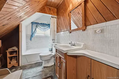 15 Bird Lane, Hicksville, NY 11801 - Photo 14