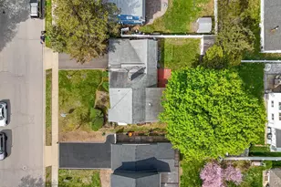 15 Bird Ln, Hicksville, NY 11801 - Photo 24