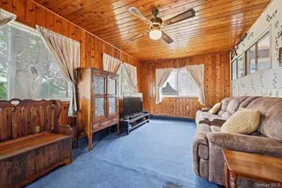 15 Bird Lane, Hicksville, NY 11801 - Photo 8