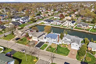 204 Bayview Ave, Massapequa, NY 11758 - Photo 2