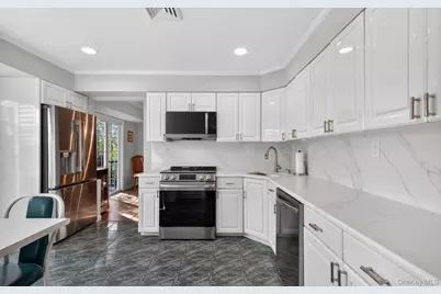 17 Hillcrest Drive #A, Glen Head, NY 11545 - Photo 14