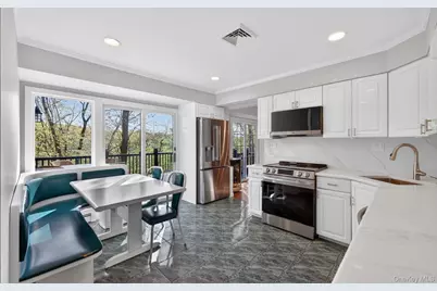 17 Hillcrest Drive #A, Glen Head, NY 11545 - Photo 12