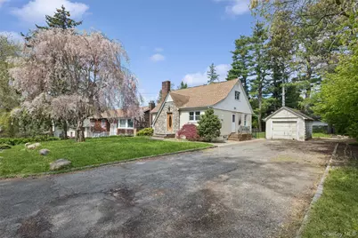 107 E 25th Street, Huntington Station, NY 11746 - Photo 2