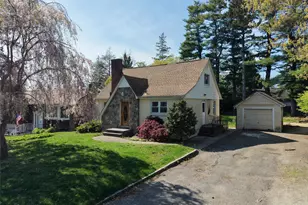 107 E 25th St, Huntington Station, NY 11746 - Photo 22