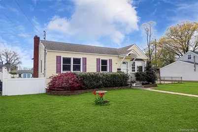 821 10th Street, West Babylon, NY 11704 - Photo 2