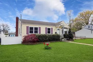 821 10th St, West Babylon, NY 11704 - Photo 2