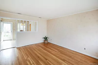 821 10th Street, West Babylon, NY 11704 - Photo 6