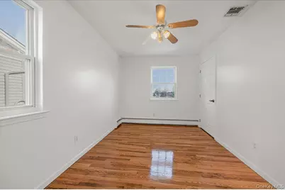 1259 New York Avenue, Elmont, NY 11003 - Photo 10
