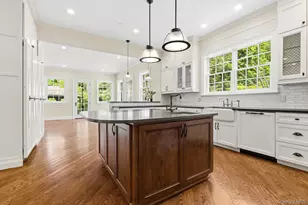 2 Heathcote Dr, Mount Kisco, NY 10549 - Photo 12