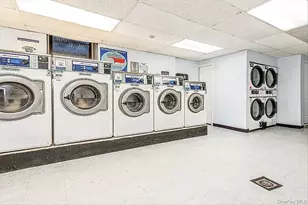 109-14 Ascan Ave, Forest Hills, NY 11375 - Photo 26