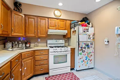 101 Sexton Road, West Babylon, NY 11704 - Photo 16