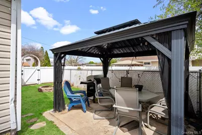101 Sexton Road, West Babylon, NY 11704 - Photo 32