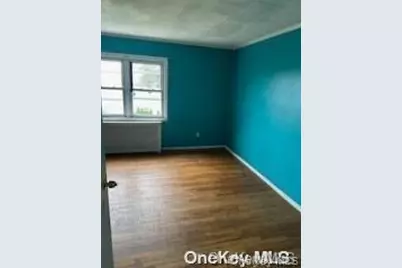 34 Wolfle Street, Glen Cove, NY 11542 - Photo 4