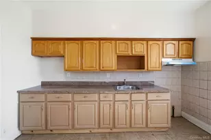74-02 65th St, Glendale, NY 11385 - Photo 12