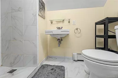 35 Meeting Lane, Hicksville, NY 11801 - Photo 8
