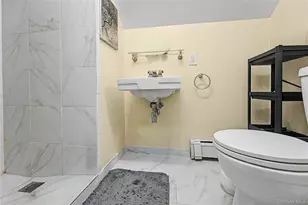 35 Meeting Ln, Hicksville, NY 11801 - Photo 8