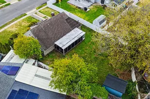 35 Meeting Ln, Hicksville, NY 11801 - Photo 14