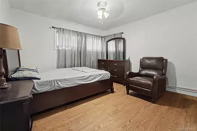35 Meeting Lane, Hicksville, NY 11801 - Photo 4