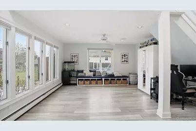 31 13th Street, Holbrook, NY 11741 - Photo 10
