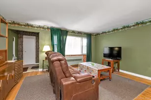 39 Caroline Ave, Elmont, NY 11003 - Photo 2