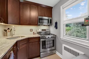221 Buckhout St, Irvington, NY 10533 - Photo 6