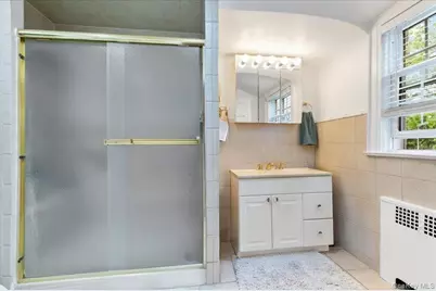 421 Broadway, Lawrence, NY 11559 - Photo 18