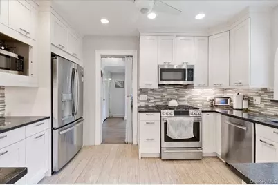 421 Broadway, Lawrence, NY 11559 - Photo 10