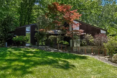 19 Rolling Way, New City, NY 10956 - Photo 1