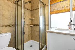 35 Peachtree Ln, Hicksville, NY 11801 - Photo 20