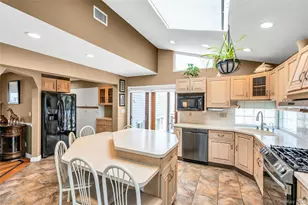 35 Peachtree Ln, Hicksville, NY 11801 - Photo 10