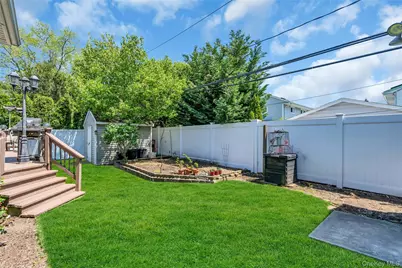 35 Peachtree Lane, Hicksville, NY 11801 - Photo 32