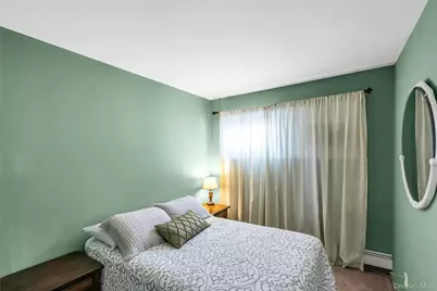 35 Peachtree Lane, Hicksville, NY 11801 - Photo 18