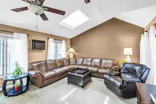 35 Peachtree Ln, Hicksville, NY 11801 - Photo 8