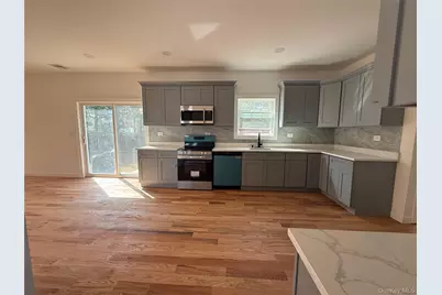 139 Miller Avenue, Amityville, NY 11701 - Photo 14