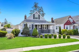 126 New York Ave, West Hempstead, NY 11552 - Photo 2