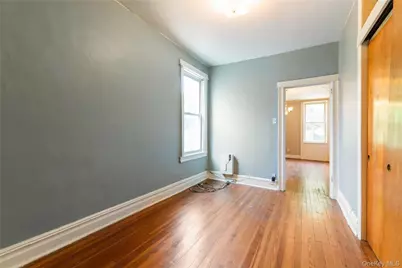 82-72 88th Place, Glendale, NY 11385 - Photo 16